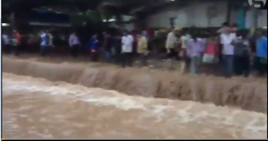 Monsoon flood at train station in Mumbai